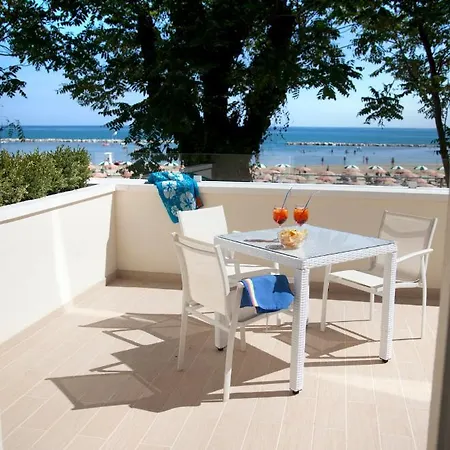 Hotel Marina Beach *