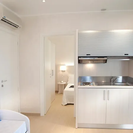 Hotel Marina Beach *