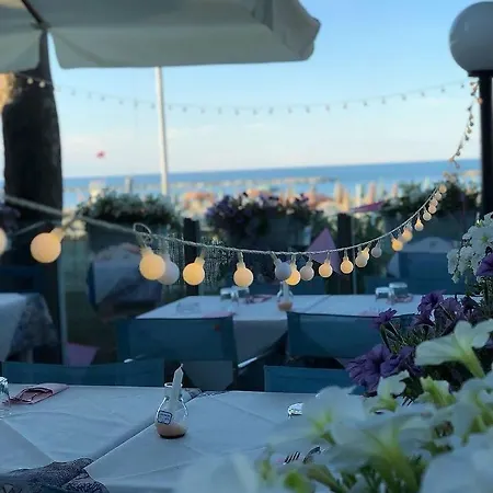 Hotel Marina Beach *