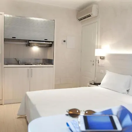 Marina Beach Hotel *