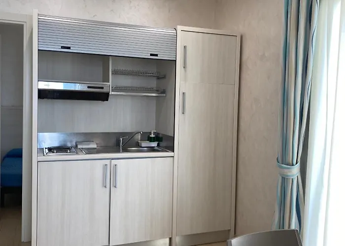 Marina Beach Ξενοδοχείο *