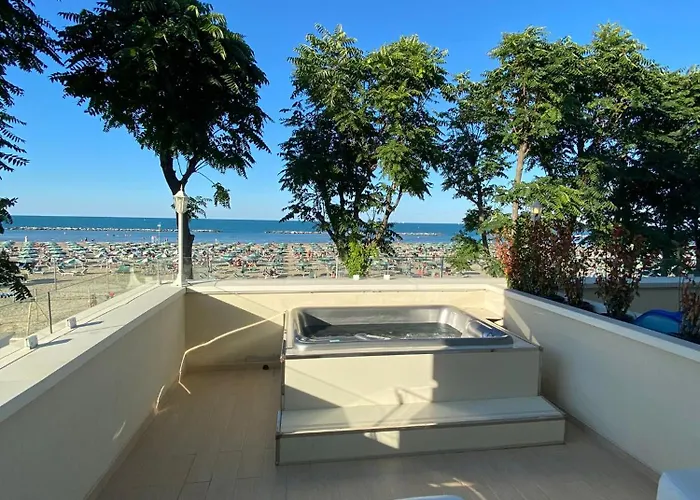 Marina Beach Ξενοδοχείο *